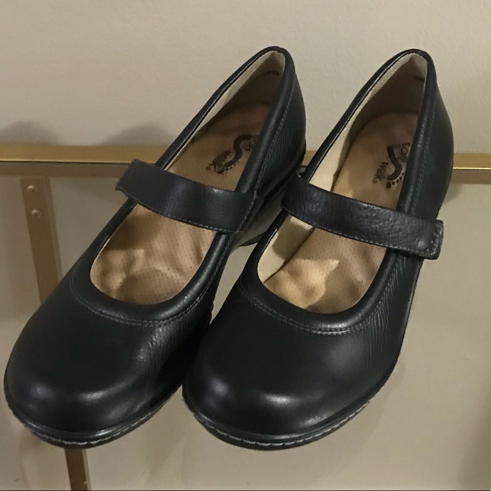 Softwalk Leather Black Mary Jane 9M